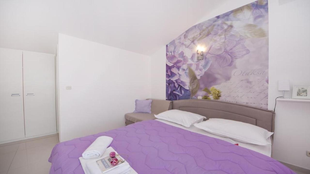 Apartments Angela Baška Voda Стая снимка