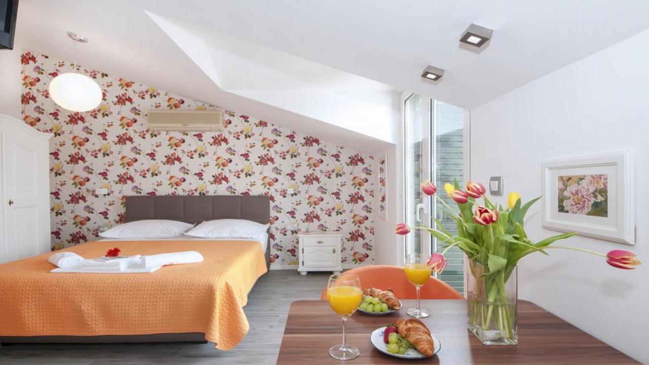 Apartments Angela Baška Voda Екстериор снимка