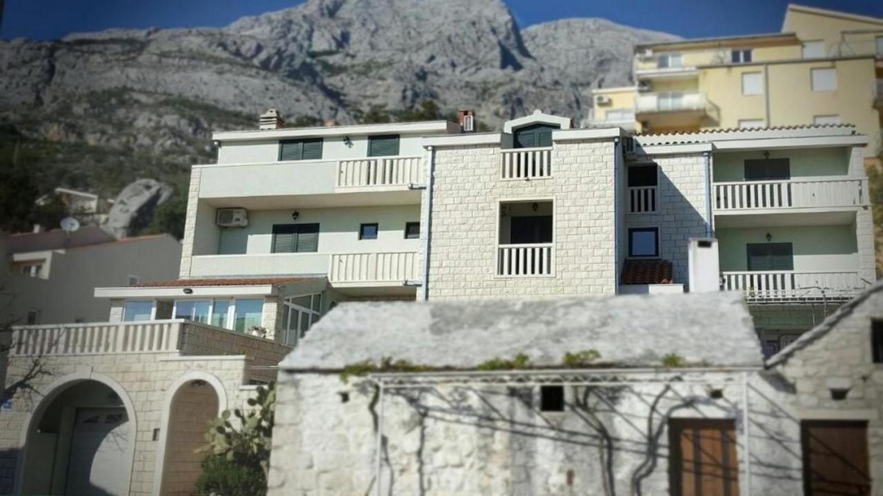 Apartments Angela Baška Voda Екстериор снимка