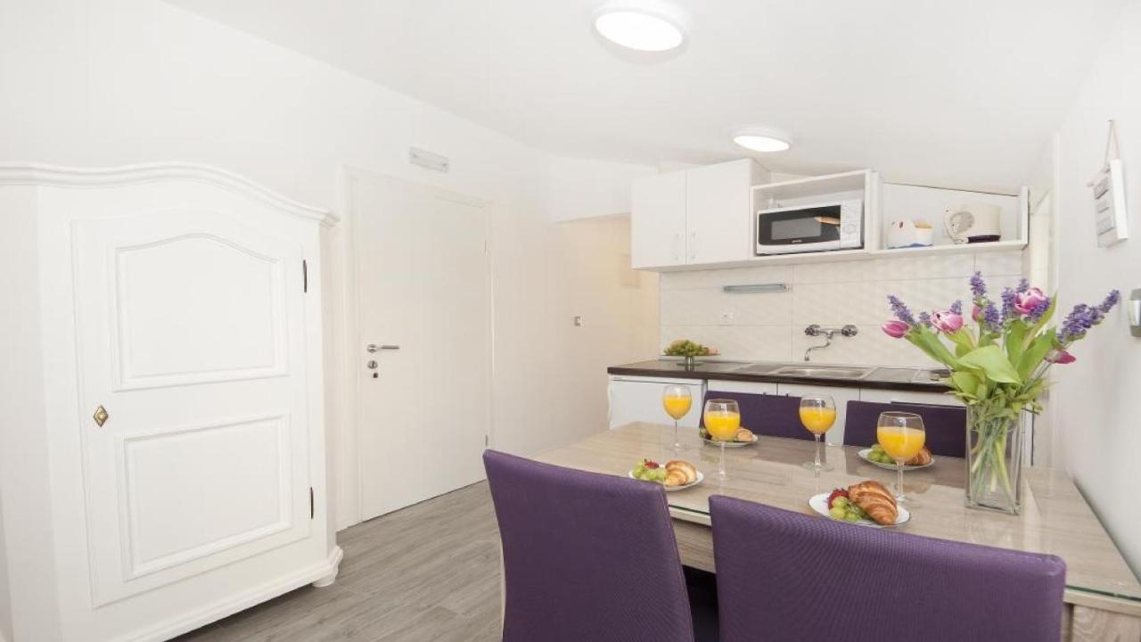 Apartments Angela Baška Voda Екстериор снимка
