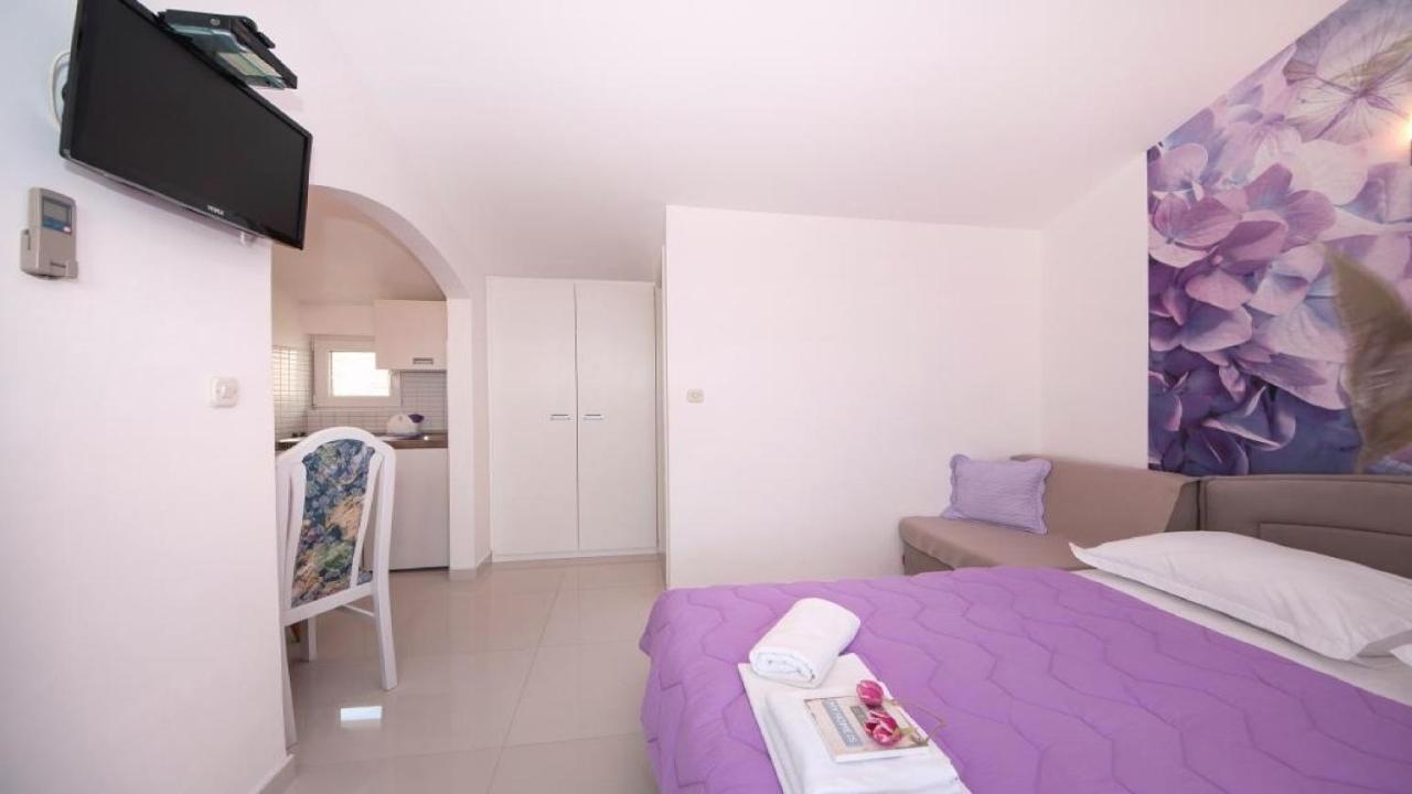 Apartments Angela Baška Voda Екстериор снимка